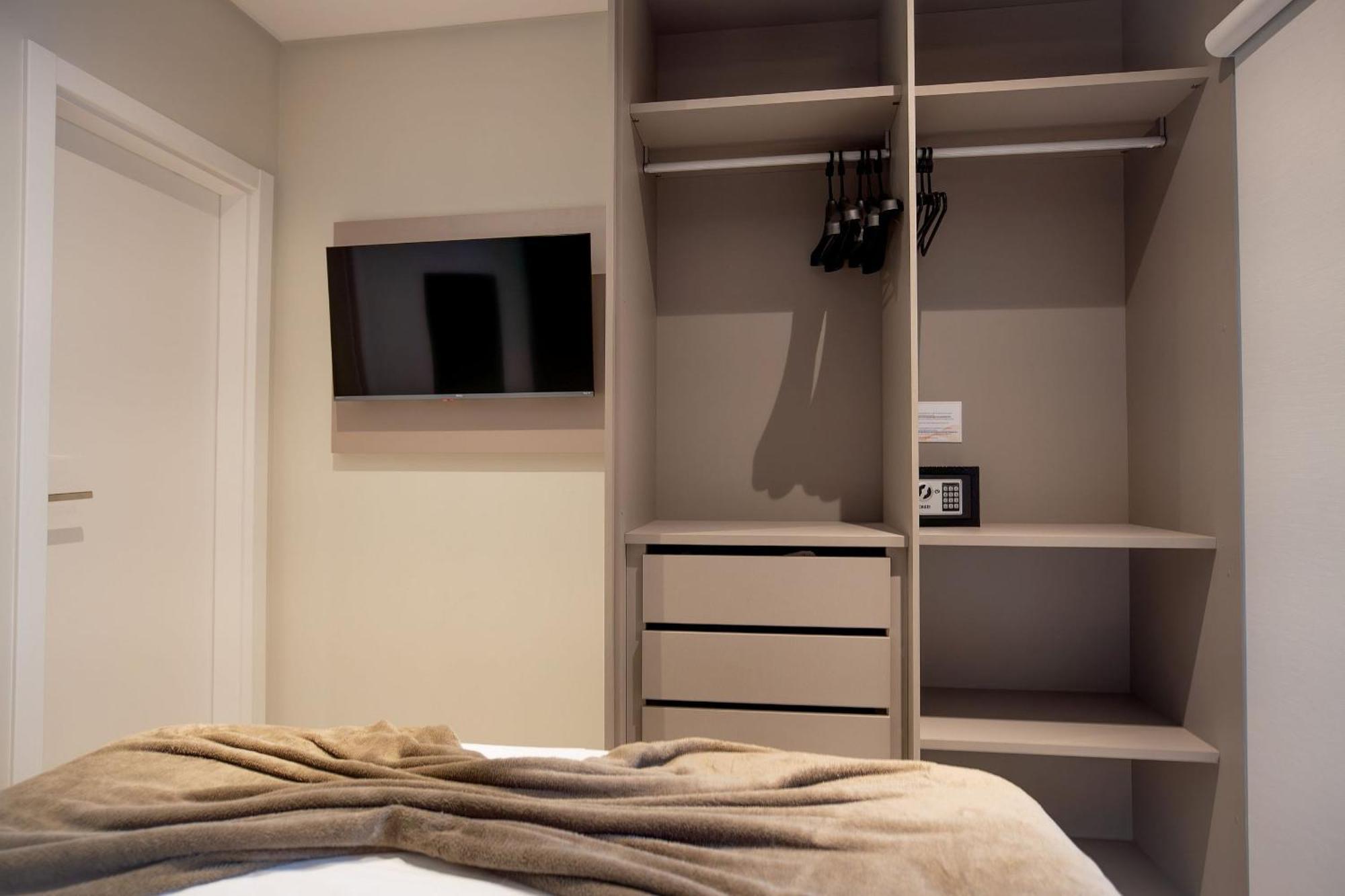 Elegance Apartamentos 1 Quarto Para 4 Pessoas Em Бомбиньяс Экстерьер фото